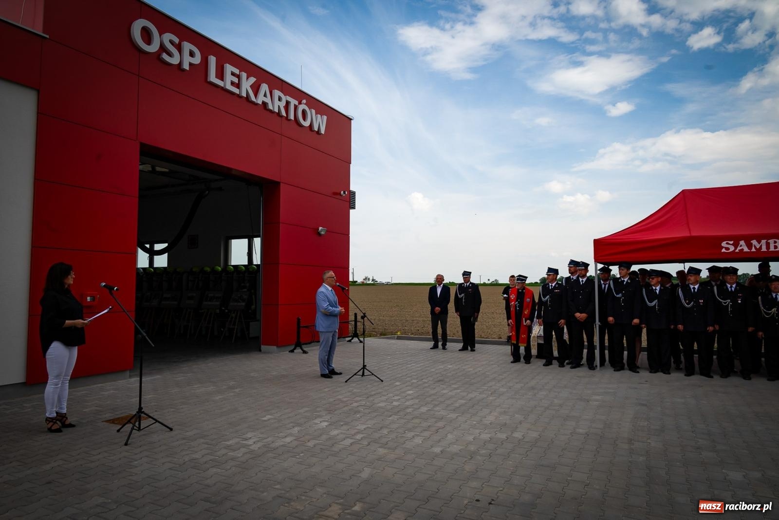 Zdjęcie w galerii na portalu naszraciborz.pl: W Lekartowie mają Małą Hawanę. Otwarcie remizy OSP i świetlicy [FOTO i WIDEO] wiadomości z regionu