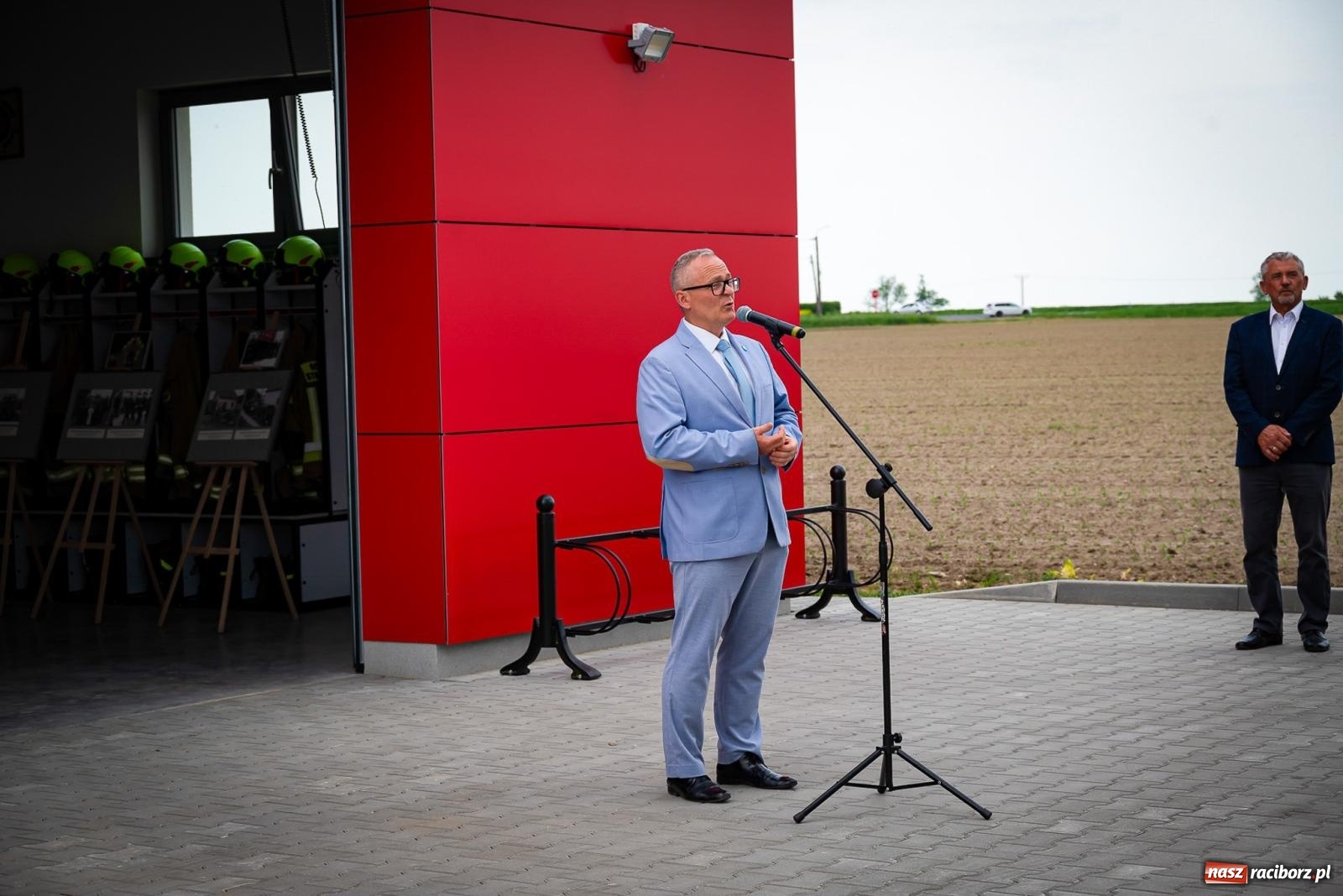 Zdjęcie w galerii na portalu naszraciborz.pl: W Lekartowie mają Małą Hawanę. Otwarcie remizy OSP i świetlicy [FOTO i WIDEO] wiadomości z regionu