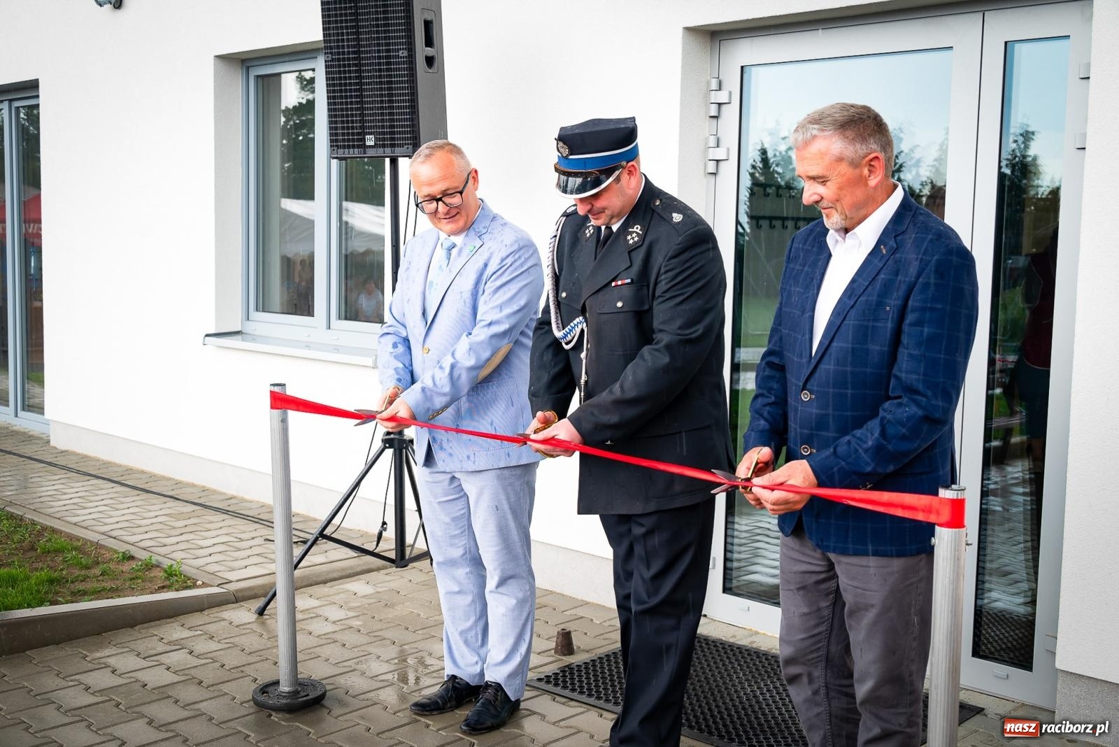 Zdjęcie w galerii na portalu naszraciborz.pl: W Lekartowie mają Małą Hawanę. Otwarcie remizy OSP i świetlicy [FOTO i WIDEO] wiadomości z regionu