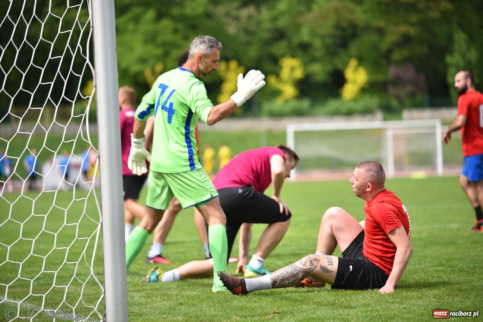Zdjęcie w galerii na portalu naszraciborz.pl: Piłkarskie zmagania śląskich policjantów na stadionie przy Zamkowej [FOTO i WIDEO] wiadomości z regionu