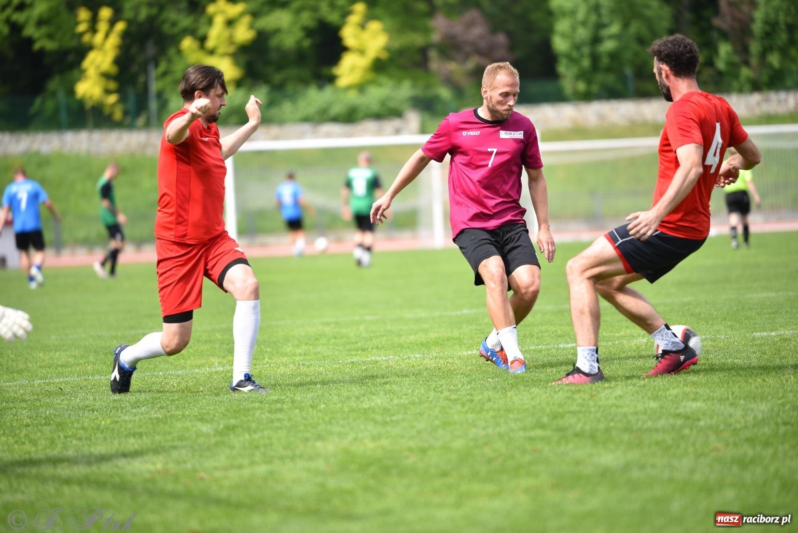 Zdjęcie w galerii na portalu naszraciborz.pl: Piłkarskie zmagania śląskich policjantów na stadionie przy Zamkowej [FOTO i WIDEO] wiadomości z regionu