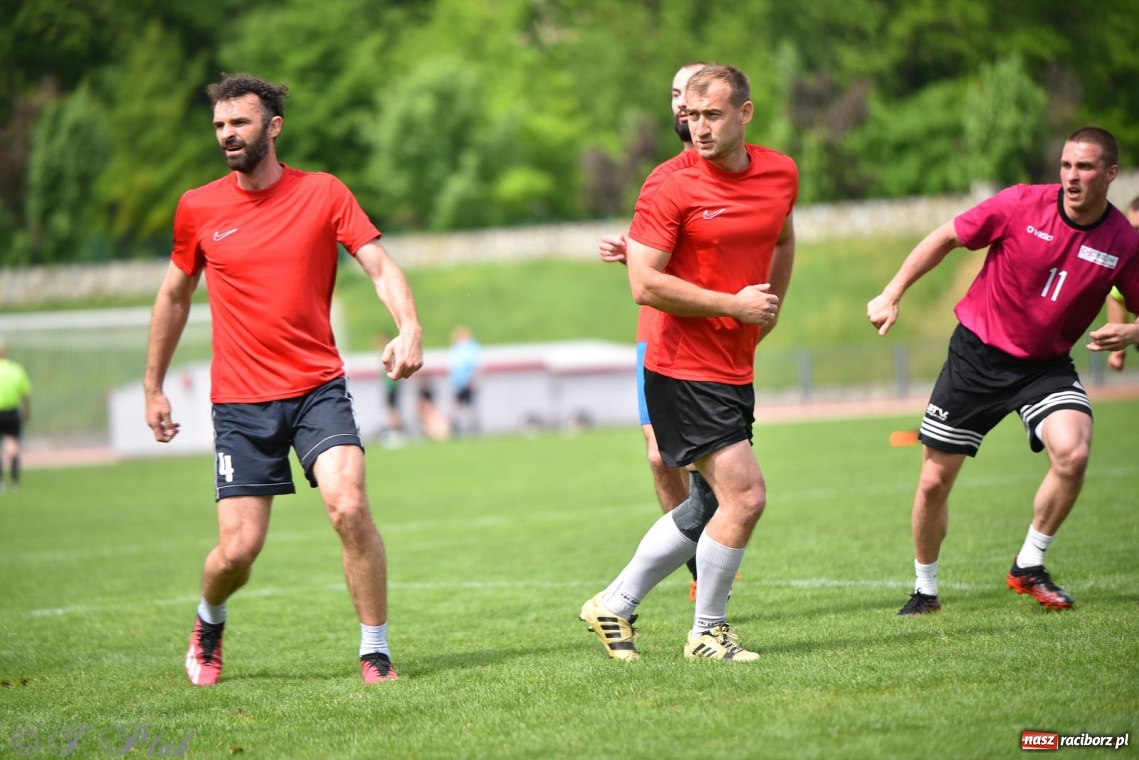 Zdjęcie w galerii na portalu naszraciborz.pl: Piłkarskie zmagania śląskich policjantów na stadionie przy Zamkowej [FOTO i WIDEO] wiadomości z regionu
