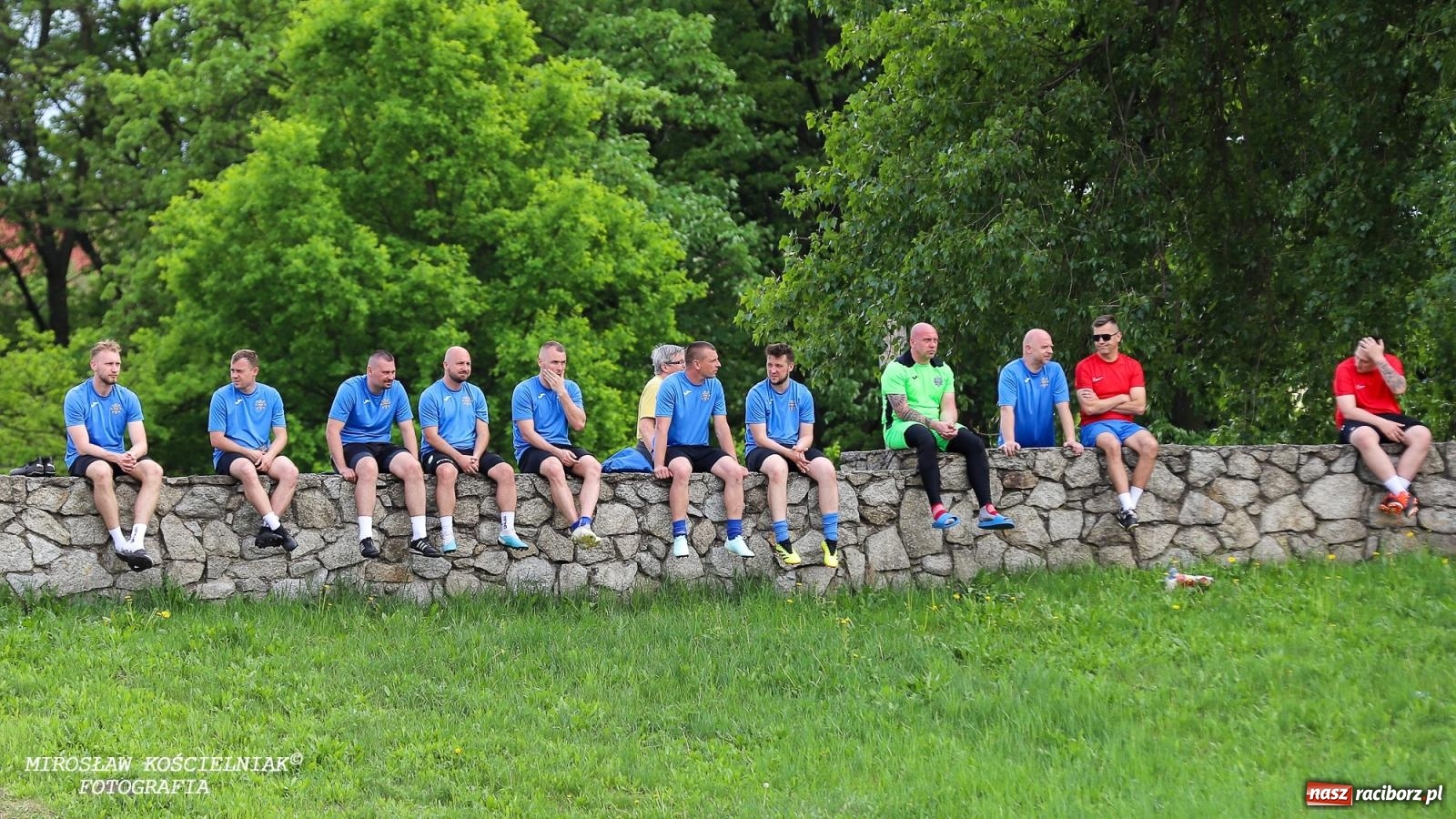 Zdjęcie w galerii na portalu naszraciborz.pl: Piłkarskie zmagania śląskich policjantów na stadionie przy Zamkowej [FOTO i WIDEO] wiadomości z regionu