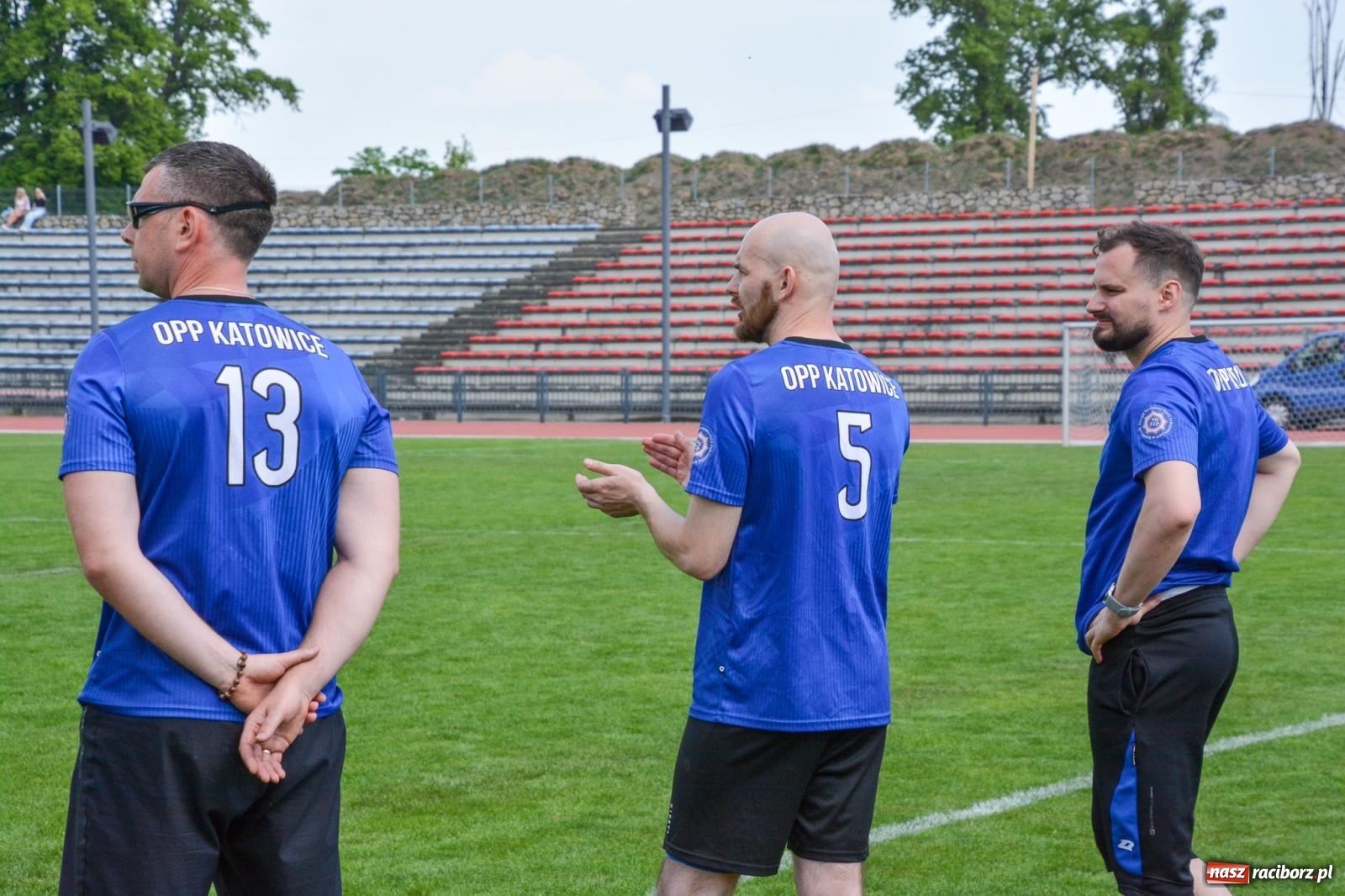 Zdjęcie w galerii na portalu naszraciborz.pl: Piłkarskie zmagania śląskich policjantów na stadionie przy Zamkowej [FOTO i WIDEO] wiadomości z regionu