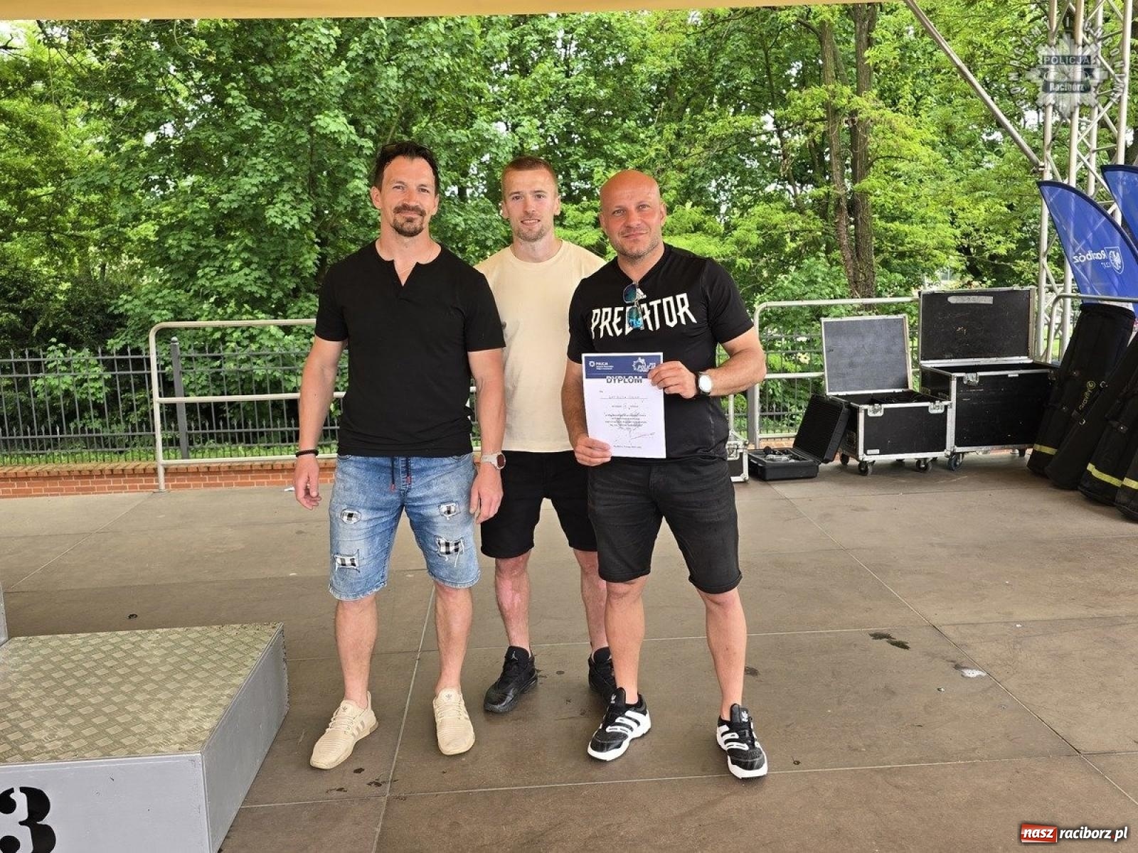 Zdjęcie w galerii na portalu naszraciborz.pl: Piłkarskie zmagania śląskich policjantów na stadionie przy Zamkowej [FOTO i WIDEO] wiadomości z regionu