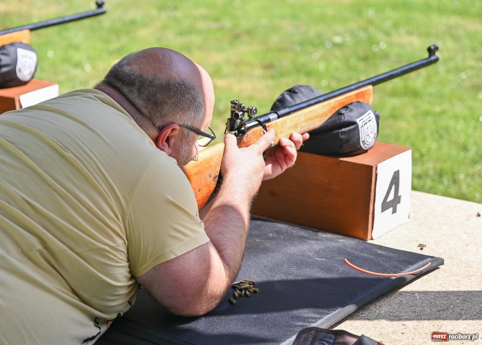 Zdjęcie w galerii na portalu naszraciborz.pl: Sportowe upamiętnienie Konstytucji 3 Maja na strzelnicy przy Łąkowej wiadomości z regionu