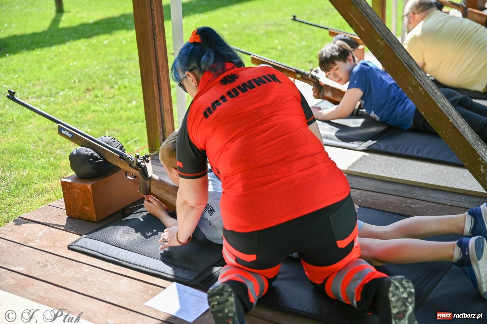 Zdjęcie w galerii na portalu naszraciborz.pl: Sportowe upamiętnienie Konstytucji 3 Maja na strzelnicy przy Łąkowej wiadomości z regionu