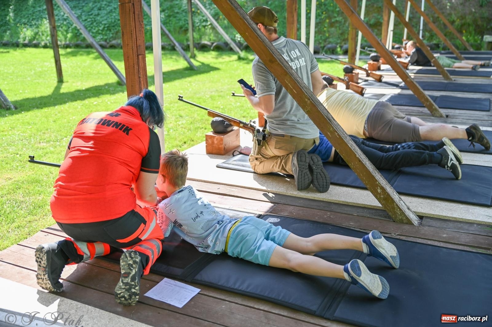 Zdjęcie w galerii na portalu naszraciborz.pl: Sportowe upamiętnienie Konstytucji 3 Maja na strzelnicy przy Łąkowej wiadomości z regionu