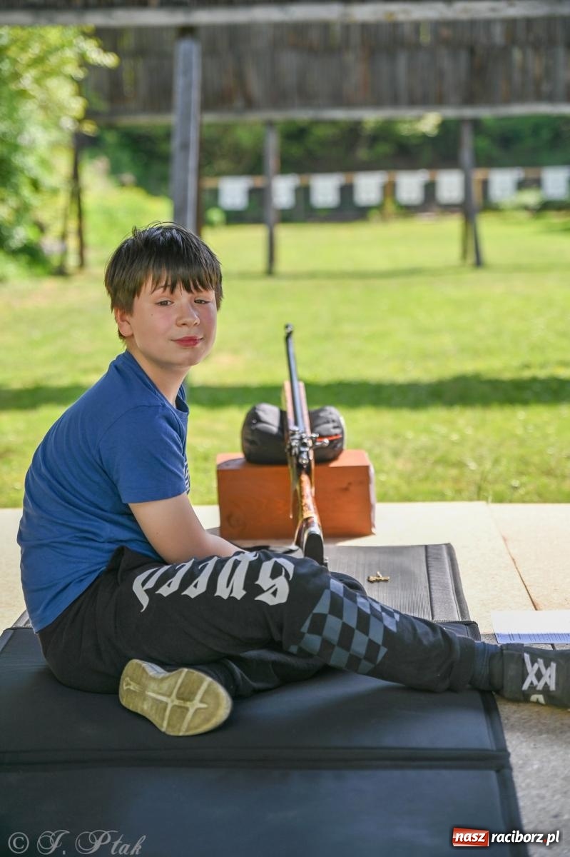 Zdjęcie w galerii na portalu naszraciborz.pl: Sportowe upamiętnienie Konstytucji 3 Maja na strzelnicy przy Łąkowej wiadomości z regionu