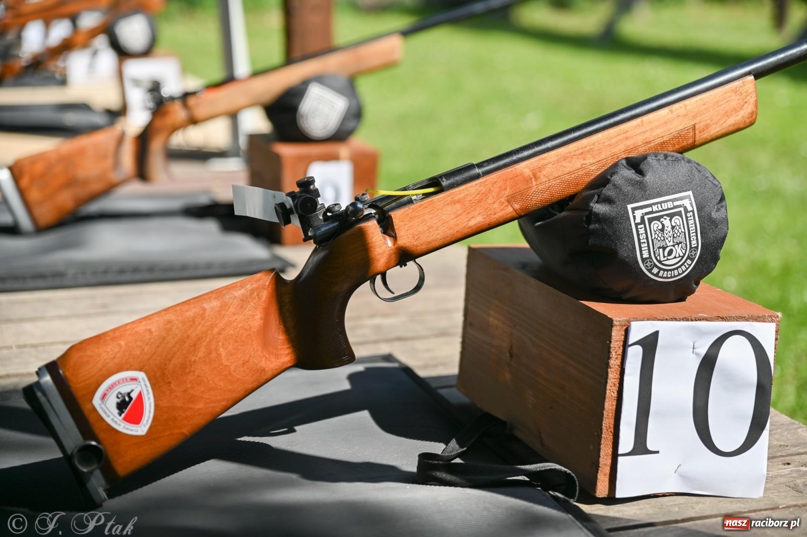 Zdjęcie w galerii na portalu naszraciborz.pl: Sportowe upamiętnienie Konstytucji 3 Maja na strzelnicy przy Łąkowej wiadomości z regionu