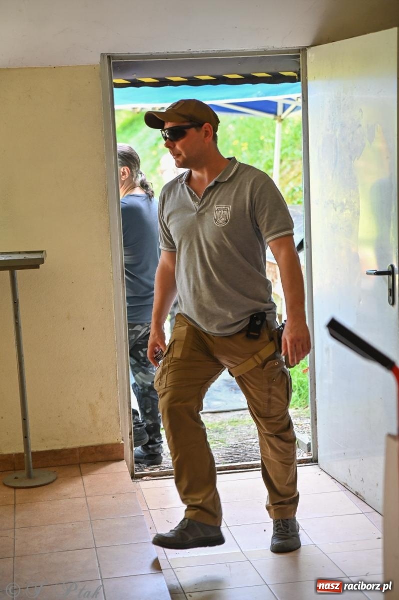 Zdjęcie w galerii na portalu naszraciborz.pl: Sportowe upamiętnienie Konstytucji 3 Maja na strzelnicy przy Łąkowej wiadomości z regionu