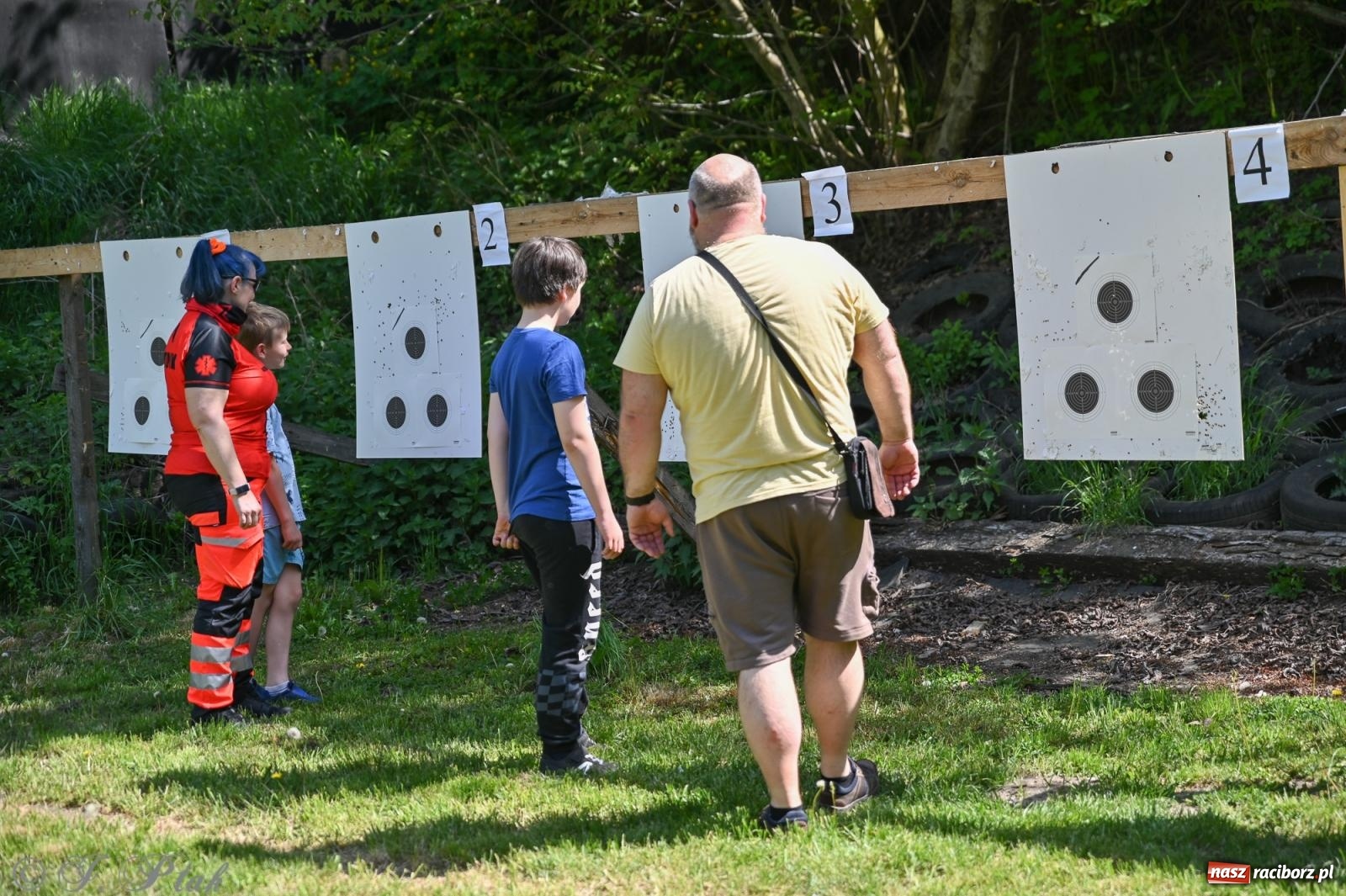 Zdjęcie w galerii na portalu naszraciborz.pl: Sportowe upamiętnienie Konstytucji 3 Maja na strzelnicy przy Łąkowej wiadomości z regionu