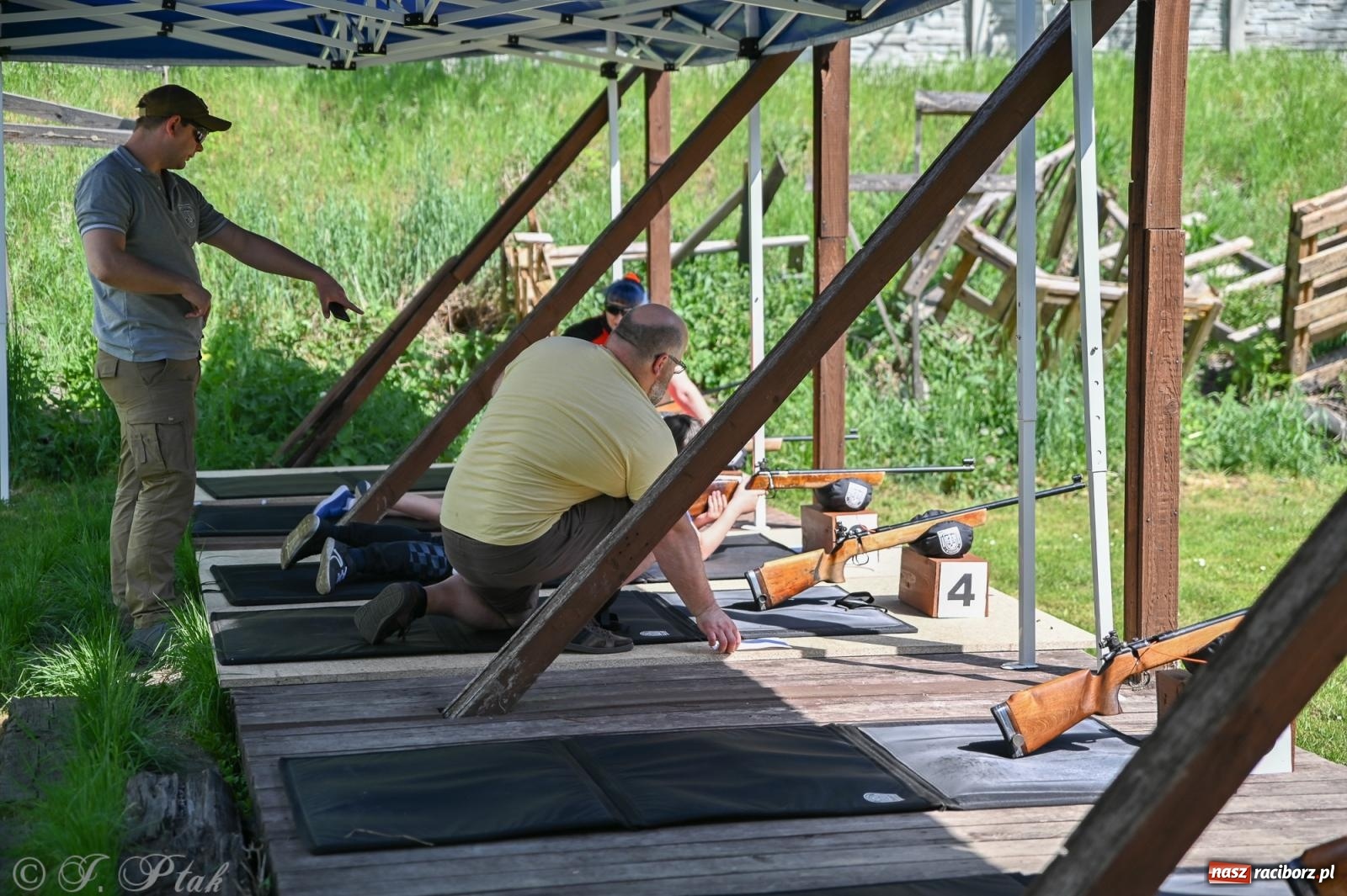 Zdjęcie w galerii na portalu naszraciborz.pl: Sportowe upamiętnienie Konstytucji 3 Maja na strzelnicy przy Łąkowej wiadomości z regionu