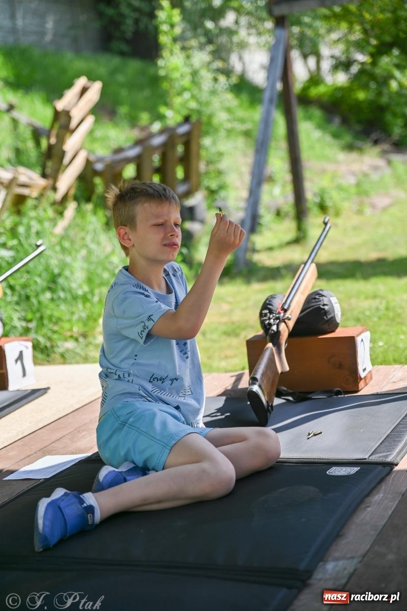 Zdjęcie w galerii na portalu naszraciborz.pl: Sportowe upamiętnienie Konstytucji 3 Maja na strzelnicy przy Łąkowej wiadomości z regionu