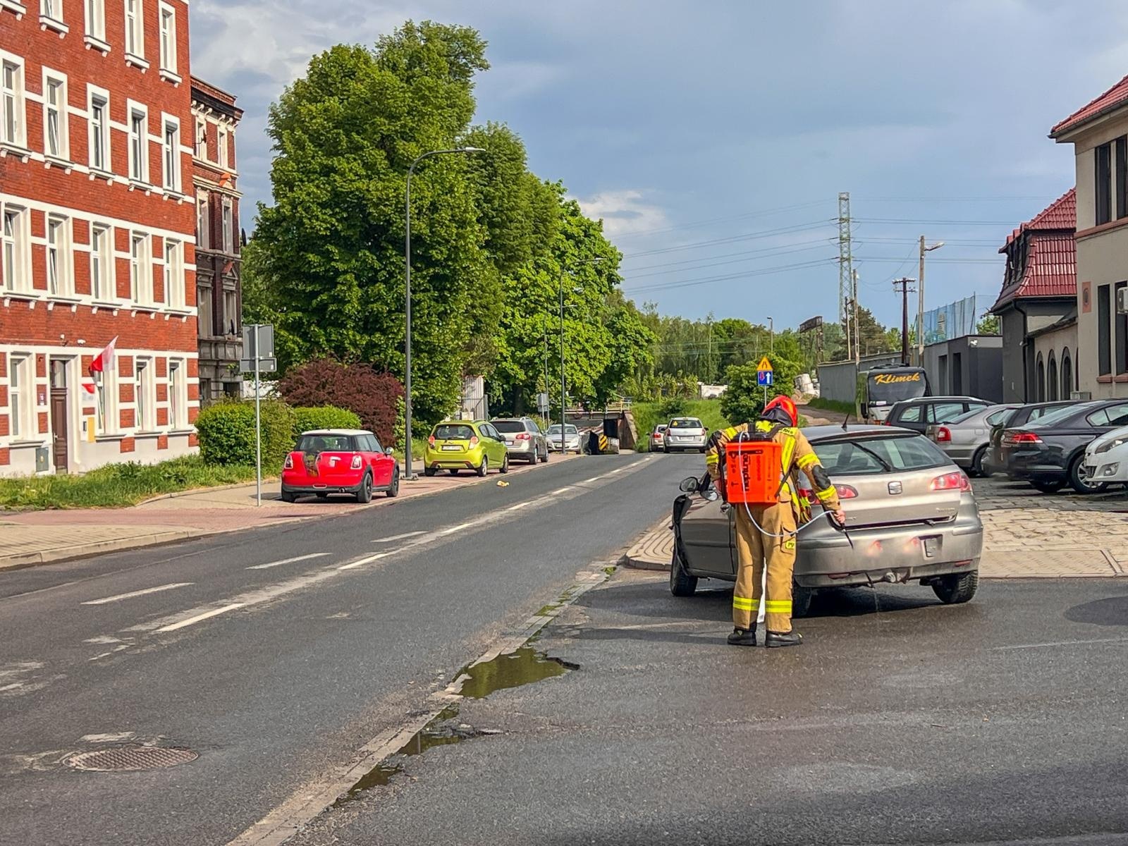 Zdjęcie w galerii na portalu naszraciborz.pl: Kolizja na Kościuszki: zderzenie dwóch aut, sprawca ukarany mandatem wiadomości z regionu