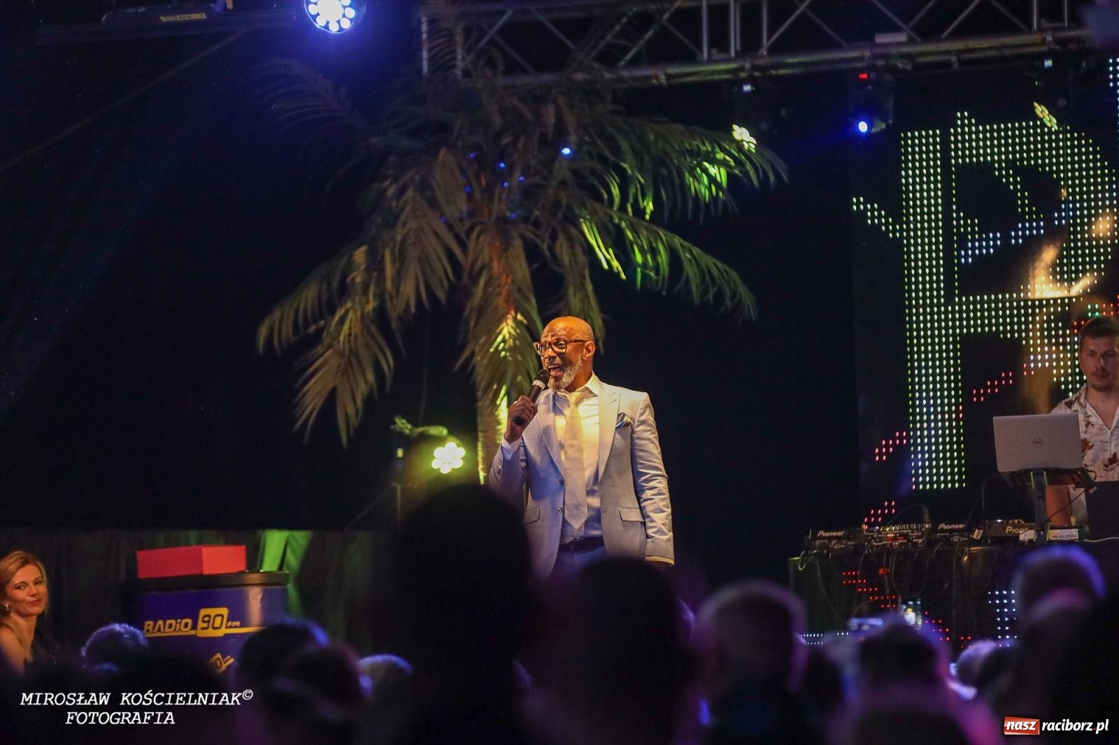 Zdjęcie w galerii na portalu naszraciborz.pl: Coco Jamboo, czyli LayZee aka Mr. President w Szymocicach [FOTO i WIDEO] wiadomości z regionu