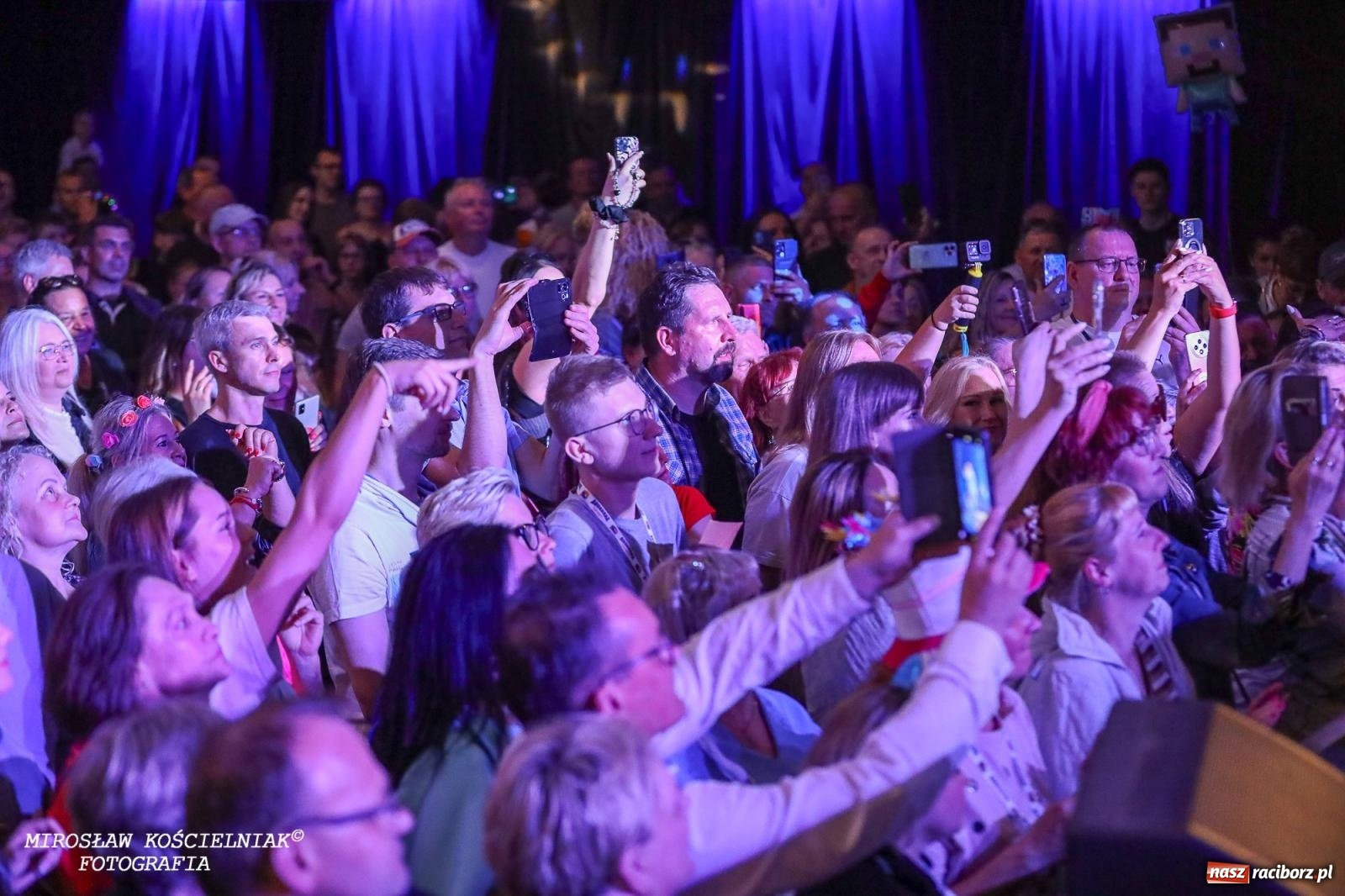 Zdjęcie w galerii na portalu naszraciborz.pl: Coco Jamboo, czyli LayZee aka Mr. President w Szymocicach [FOTO i WIDEO] wiadomości z regionu