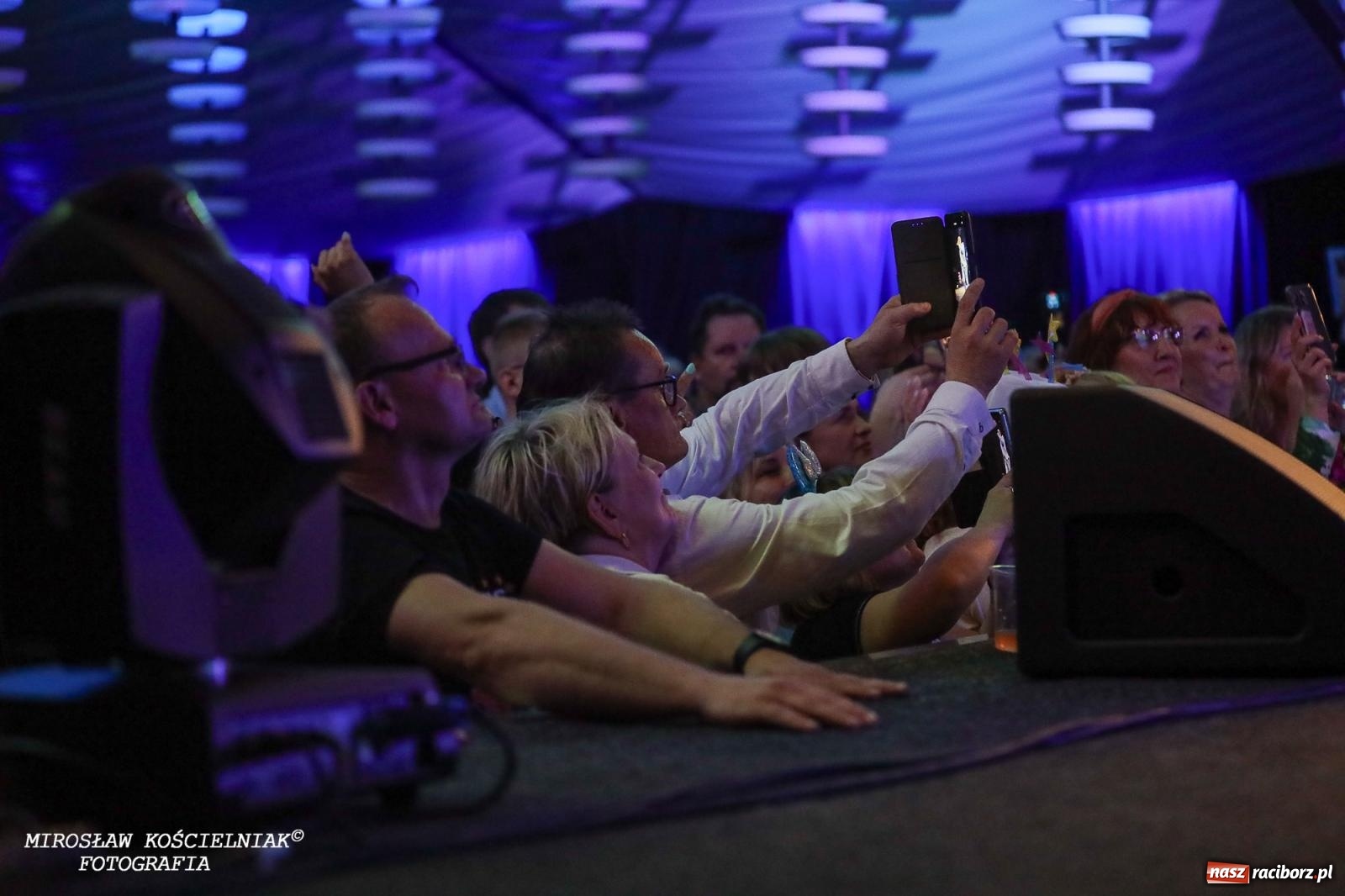 Zdjęcie w galerii na portalu naszraciborz.pl: Coco Jamboo, czyli LayZee aka Mr. President w Szymocicach [FOTO i WIDEO] wiadomości z regionu