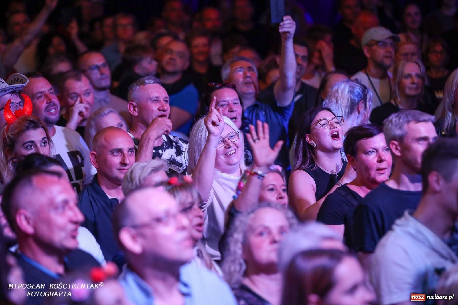 Zdjęcie w galerii na portalu naszraciborz.pl: Coco Jamboo, czyli LayZee aka Mr. President w Szymocicach [FOTO i WIDEO] wiadomości z regionu