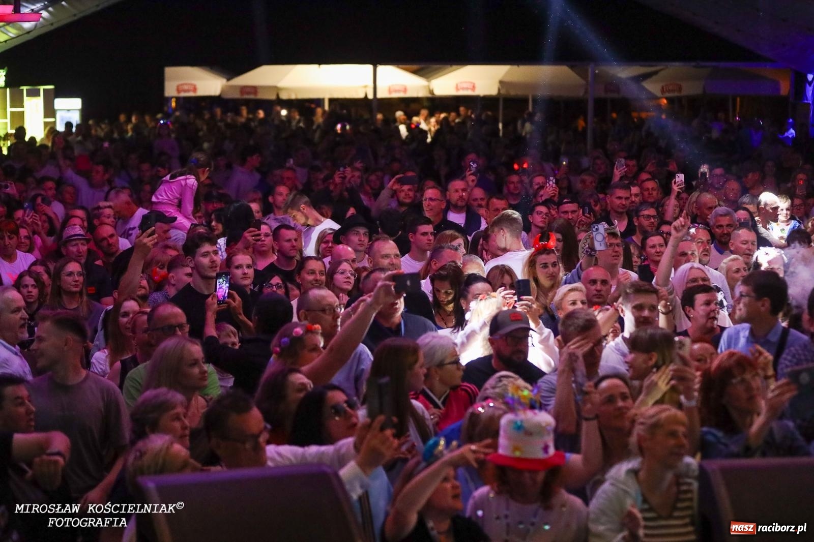 Zdjęcie w galerii na portalu naszraciborz.pl: Coco Jamboo, czyli LayZee aka Mr. President w Szymocicach [FOTO i WIDEO] wiadomości z regionu
