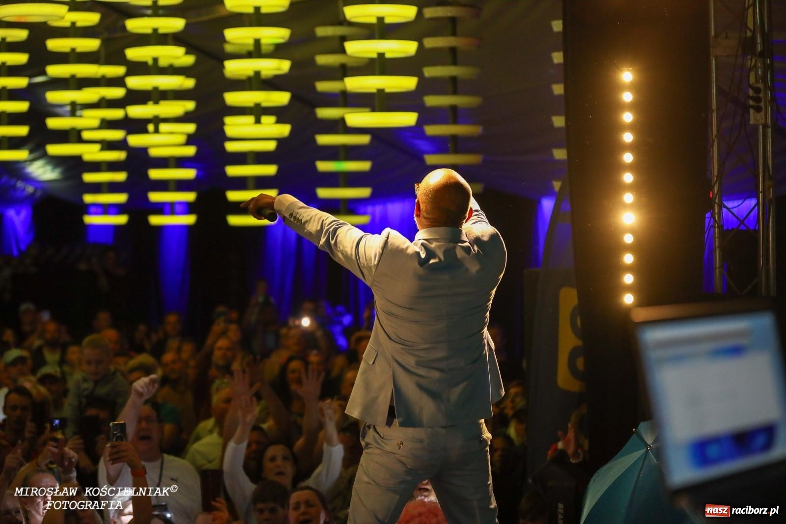 Zdjęcie w galerii na portalu naszraciborz.pl: Coco Jamboo, czyli LayZee aka Mr. President w Szymocicach [FOTO i WIDEO] wiadomości z regionu