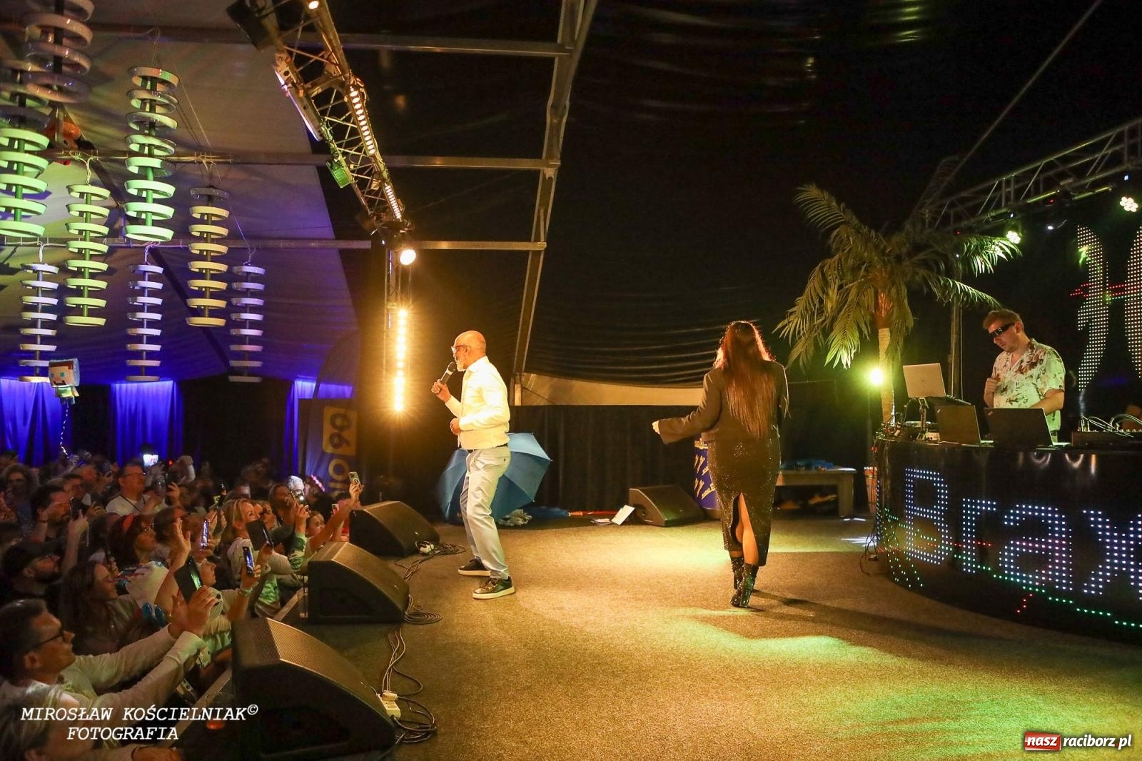 Zdjęcie w galerii na portalu naszraciborz.pl: Coco Jamboo, czyli LayZee aka Mr. President w Szymocicach [FOTO i WIDEO] wiadomości z regionu