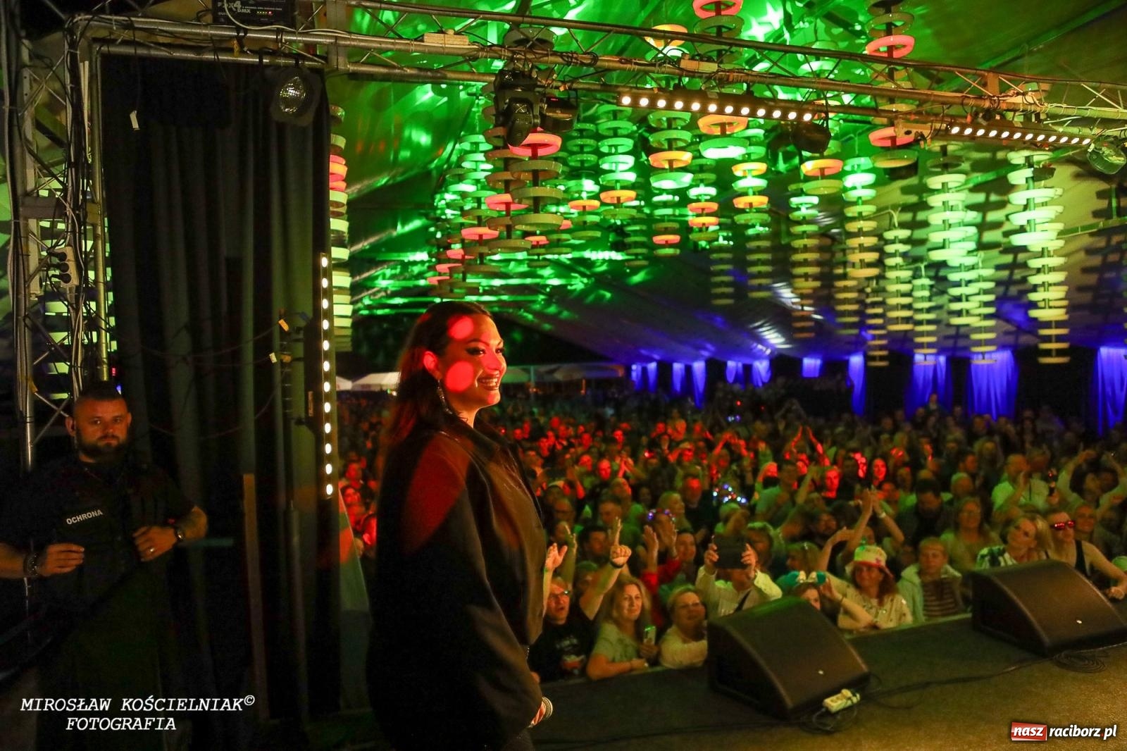 Zdjęcie w galerii na portalu naszraciborz.pl: Coco Jamboo, czyli LayZee aka Mr. President w Szymocicach [FOTO i WIDEO] wiadomości z regionu