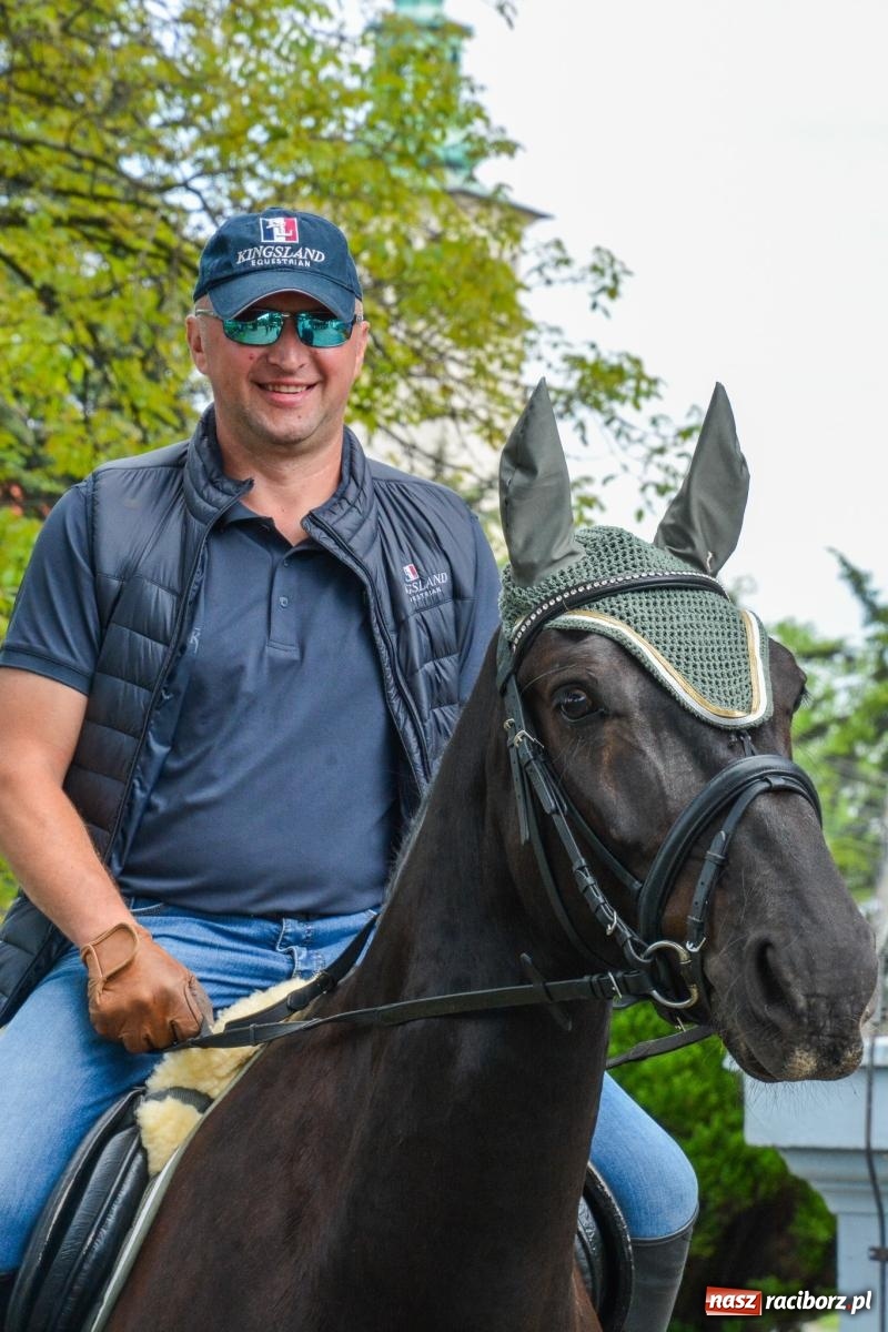 Zdjęcie w galerii na portalu naszraciborz.pl: W Pogrzebieniu ruszyła 148. procesja upamiętniająca wielkie gradobicie z 1877 roku wiadomości z regionu