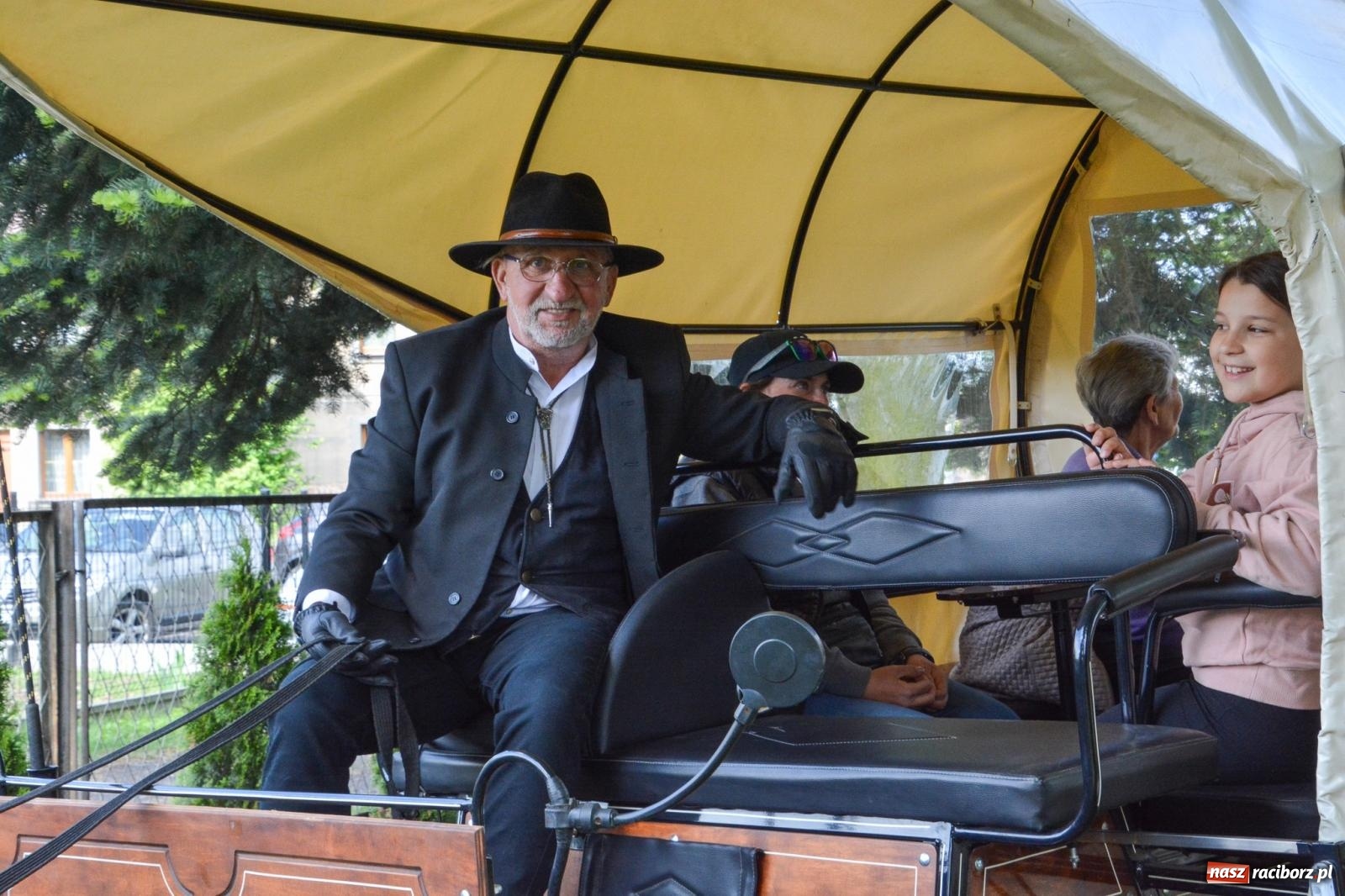 Zdjęcie w galerii na portalu naszraciborz.pl: W Pogrzebieniu ruszyła 148. procesja upamiętniająca wielkie gradobicie z 1877 roku wiadomości z regionu