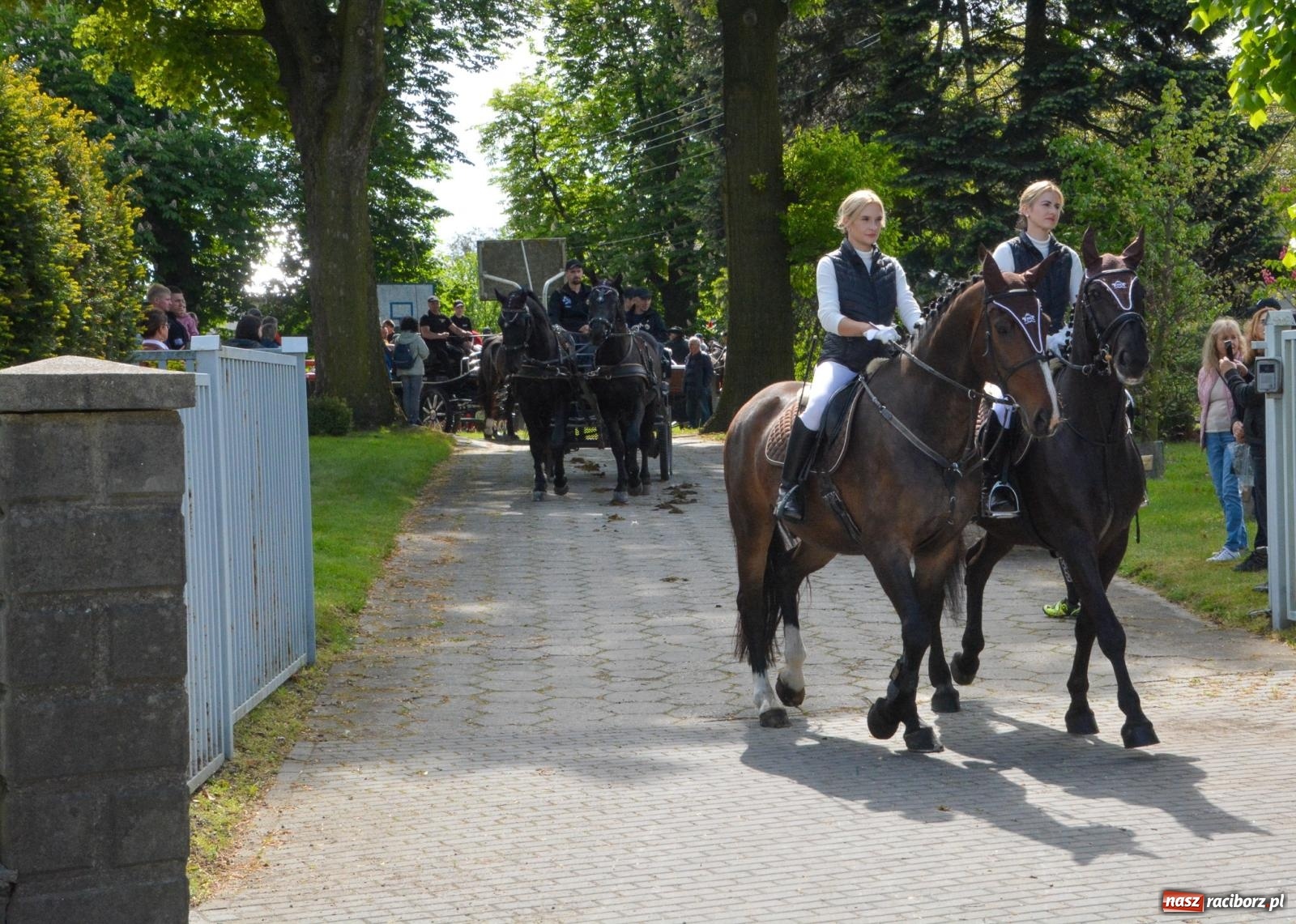 Zdjęcie w galerii na portalu naszraciborz.pl: W Pogrzebieniu ruszyła 148. procesja upamiętniająca wielkie gradobicie z 1877 roku wiadomości z regionu