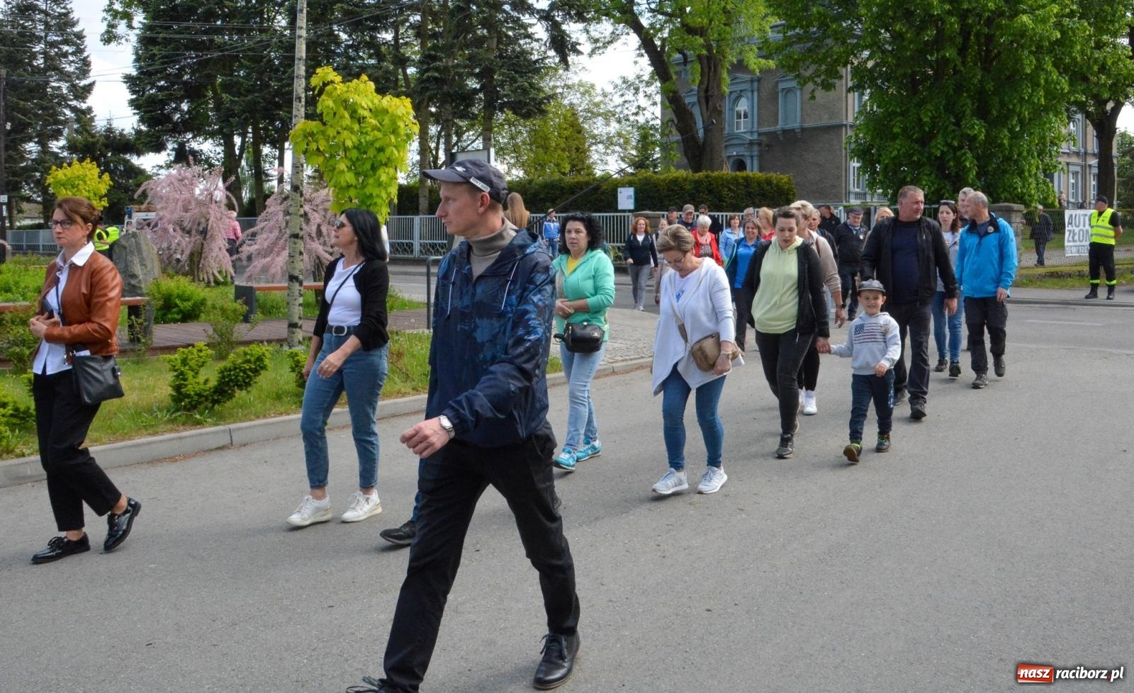 Zdjęcie w galerii na portalu naszraciborz.pl: W Pogrzebieniu ruszyła 148. procesja upamiętniająca wielkie gradobicie z 1877 roku wiadomości z regionu
