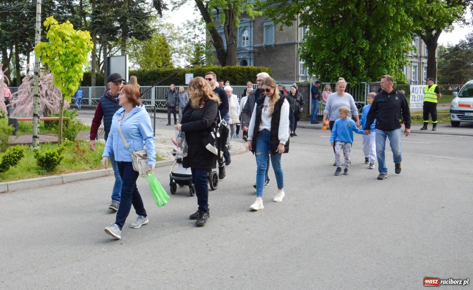 Zdjęcie w galerii na portalu naszraciborz.pl: W Pogrzebieniu ruszyła 148. procesja upamiętniająca wielkie gradobicie z 1877 roku wiadomości z regionu