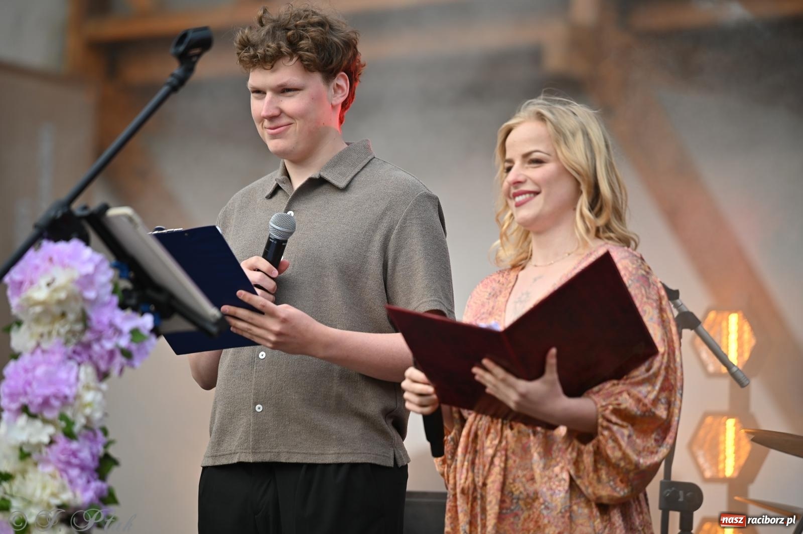 Zdjęcie w galerii na portalu naszraciborz.pl: Tyle słońca w całym mieście - Voltage zagościło na zamku wiadomości z regionu