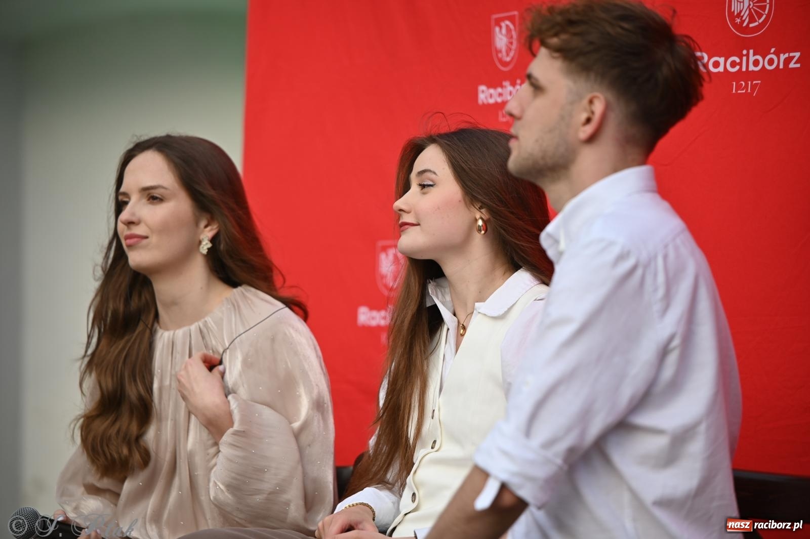 Zdjęcie w galerii na portalu naszraciborz.pl: Tyle słońca w całym mieście - Voltage zagościło na zamku wiadomości z regionu