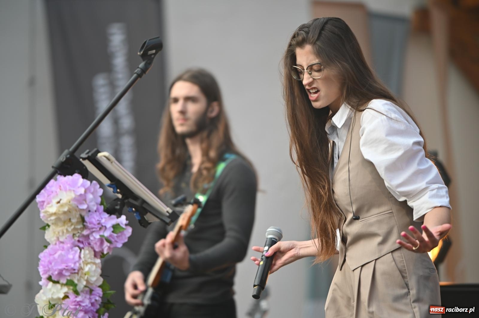 Zdjęcie w galerii na portalu naszraciborz.pl: Tyle słońca w całym mieście - Voltage zagościło na zamku wiadomości z regionu
