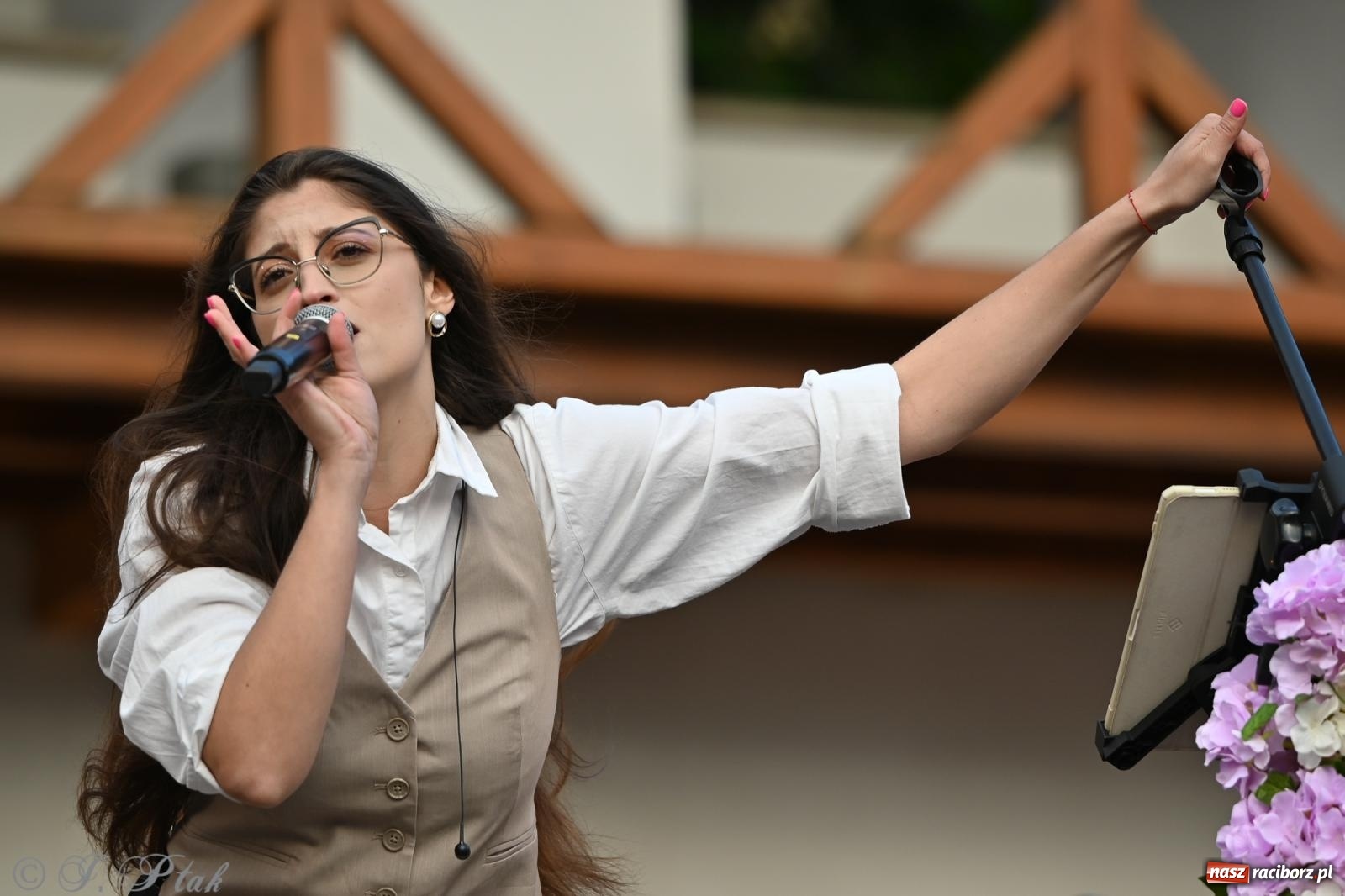 Zdjęcie w galerii na portalu naszraciborz.pl: Tyle słońca w całym mieście - Voltage zagościło na zamku wiadomości z regionu