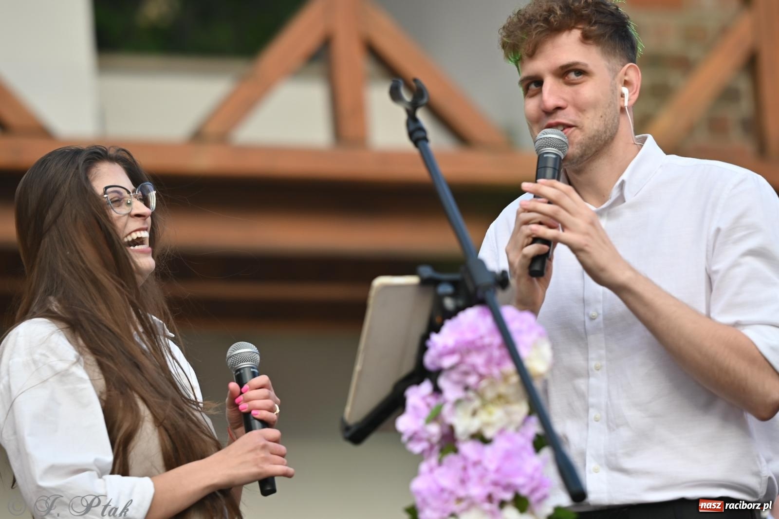 Zdjęcie w galerii na portalu naszraciborz.pl: Tyle słońca w całym mieście - Voltage zagościło na zamku wiadomości z regionu