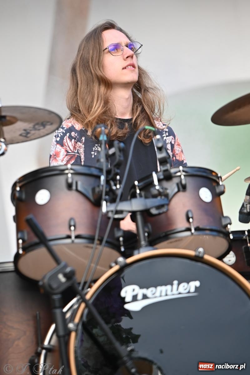 Zdjęcie w galerii na portalu naszraciborz.pl: Tyle słońca w całym mieście - Voltage zagościło na zamku wiadomości z regionu