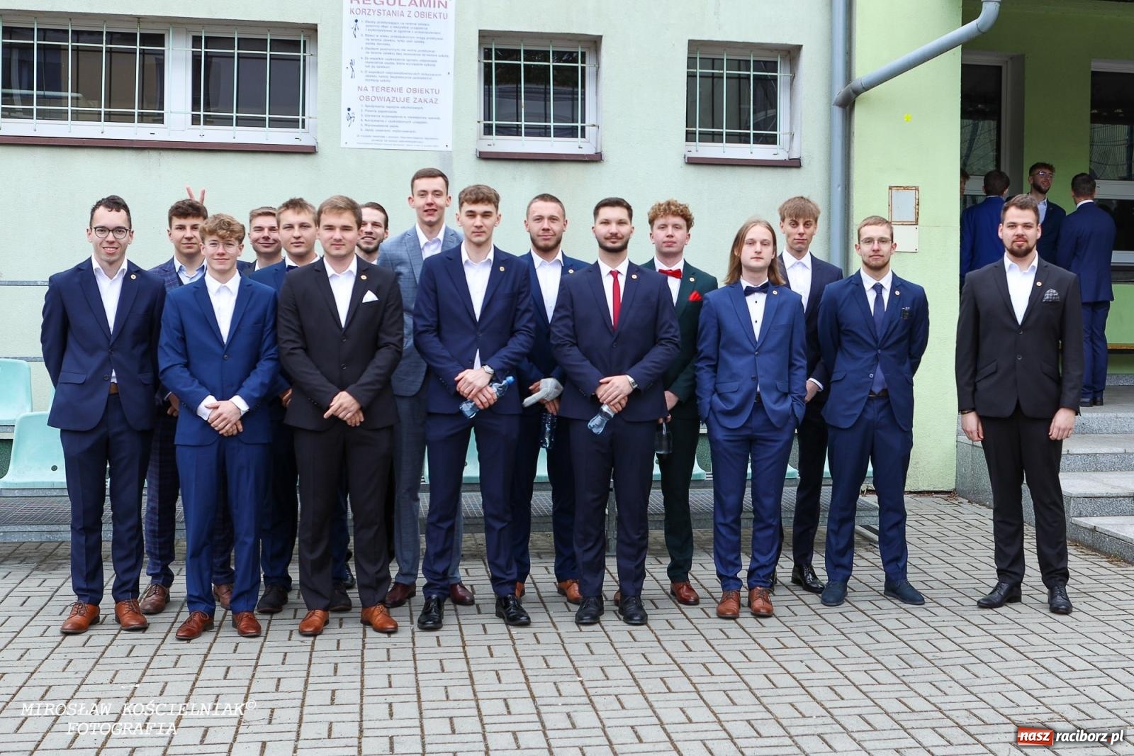 Zdjęcie w galerii na portalu naszraciborz.pl: Maturzyści z CKZiU nr 2 Mechanik rozpoczęli egzaminacyjną sesję. Dziś przystąpili do matury z języka polskiego wiadomości z regionu