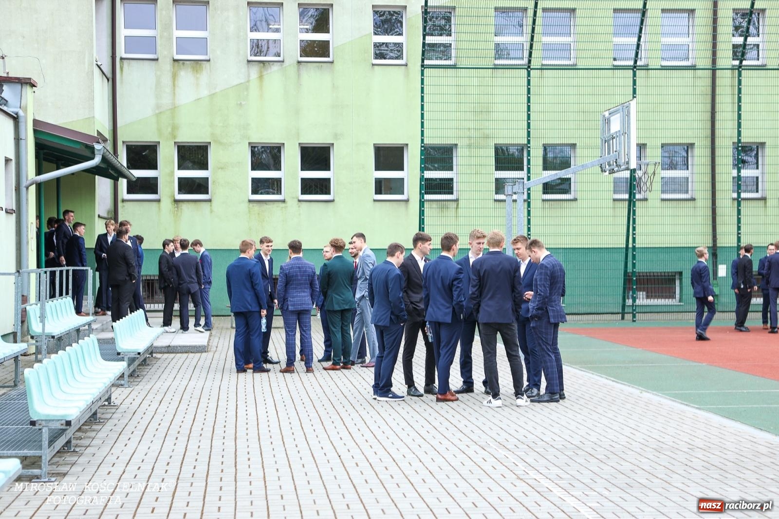 Zdjęcie w galerii na portalu naszraciborz.pl: Maturzyści z CKZiU nr 2 Mechanik rozpoczęli egzaminacyjną sesję. Dziś przystąpili do matury z języka polskiego wiadomości z regionu