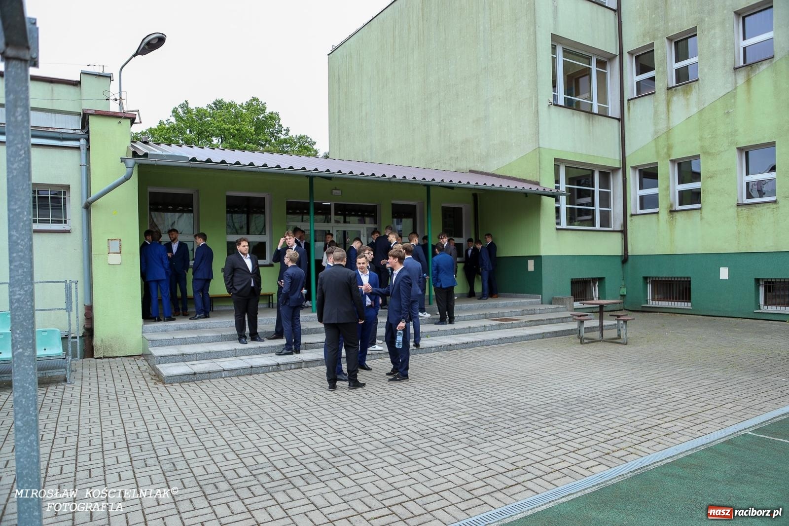 Zdjęcie w galerii na portalu naszraciborz.pl: Maturzyści z CKZiU nr 2 Mechanik rozpoczęli egzaminacyjną sesję. Dziś przystąpili do matury z języka polskiego wiadomości z regionu