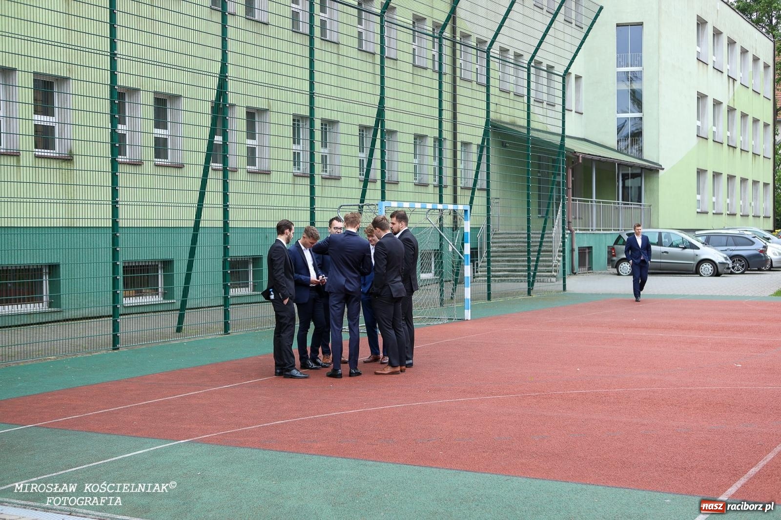 Zdjęcie w galerii na portalu naszraciborz.pl: Maturzyści z CKZiU nr 2 Mechanik rozpoczęli egzaminacyjną sesję. Dziś przystąpili do matury z języka polskiego wiadomości z regionu