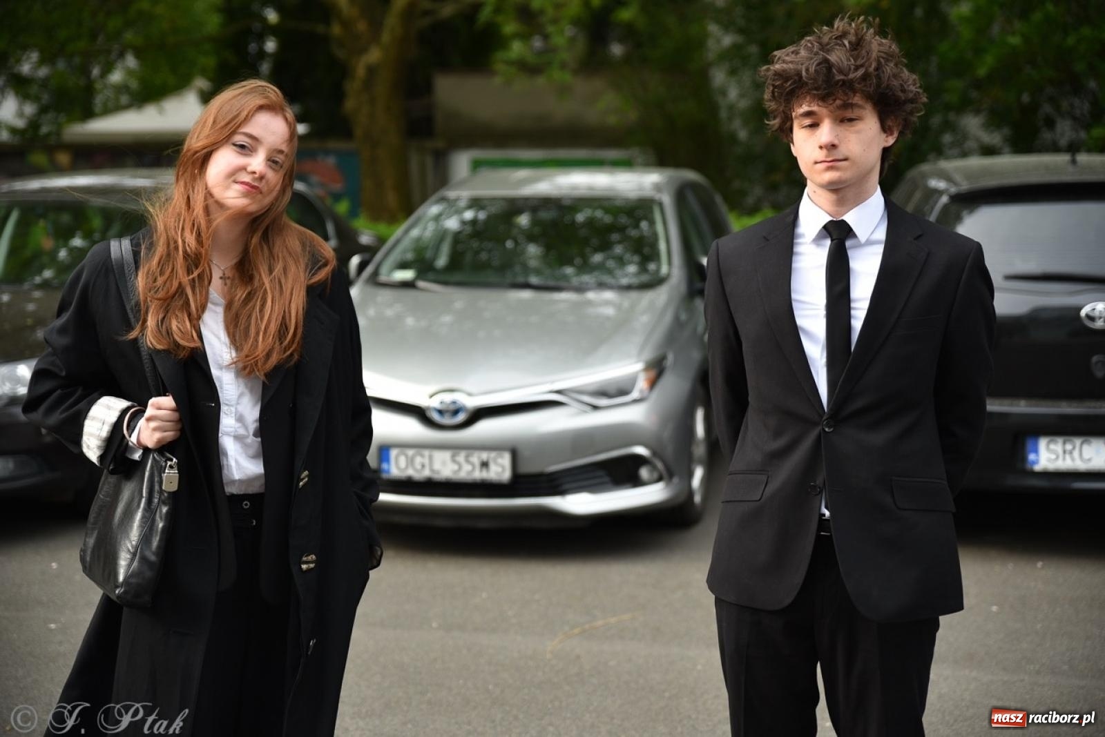 Zdjęcie w galerii na portalu naszraciborz.pl: Maturzyści II LO z optymizmem przystąpili do matury wiadomości z regionu