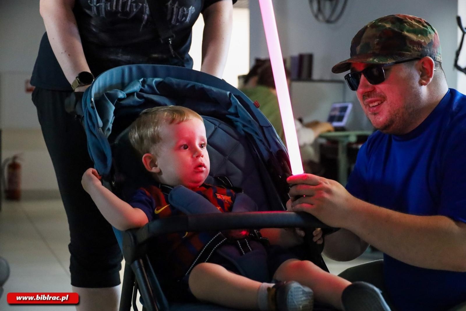 Zdjęcie w galerii na portalu naszraciborz.pl: Moc była z Biblioteką! Dzień Gwiezdnych Wojen na Stacji Młodych wiadomości z regionu