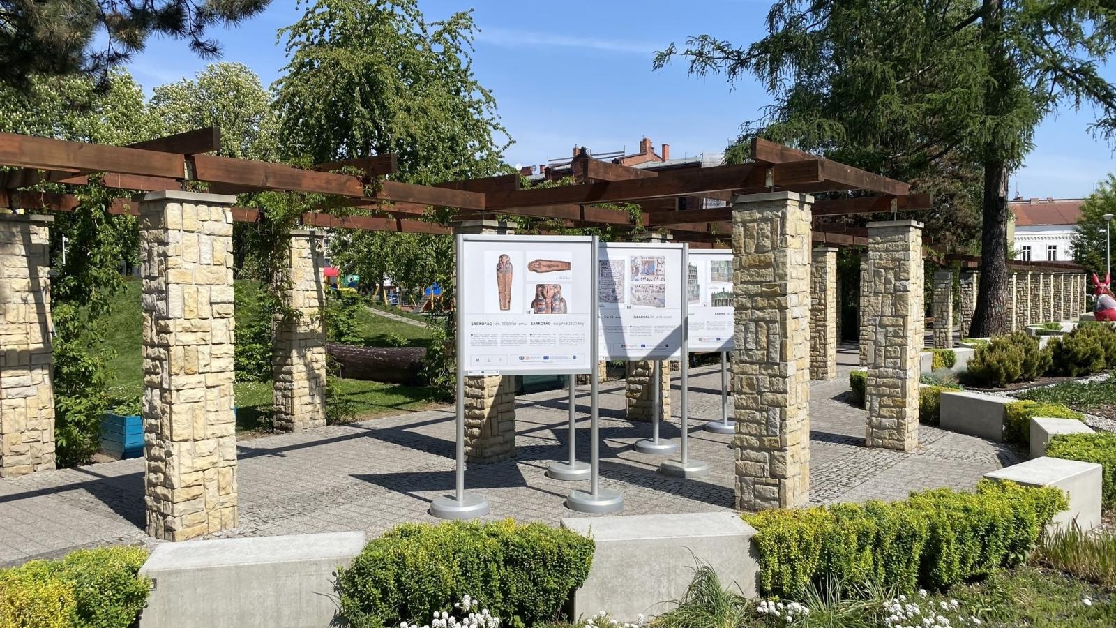 Zdjęcie w galerii na portalu naszraciborz.pl: Niezwykła podróż w czasie i przestrzeni – bez wychodzenia poza Park Jordanowski! wiadomości z regionu