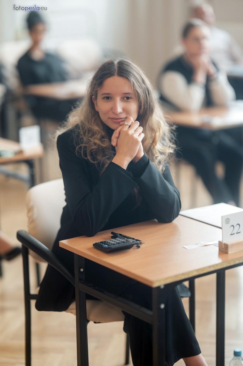 Zdjęcie w galerii na portalu naszraciborz.pl: Matura z matematyki w Ekonomiku – ekonomicy piszą w odnowionej auli wiadomości z regionu