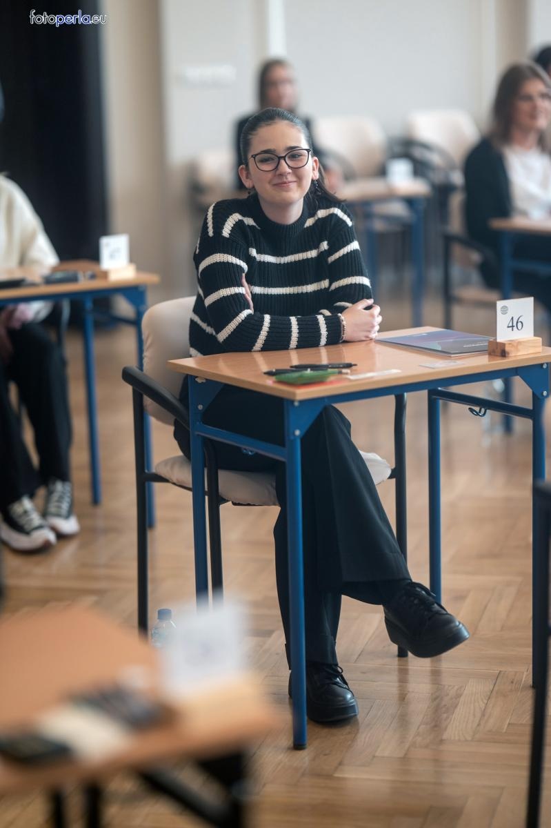 Zdjęcie w galerii na portalu naszraciborz.pl: Matura z matematyki w Ekonomiku – ekonomicy piszą w odnowionej auli wiadomości z regionu