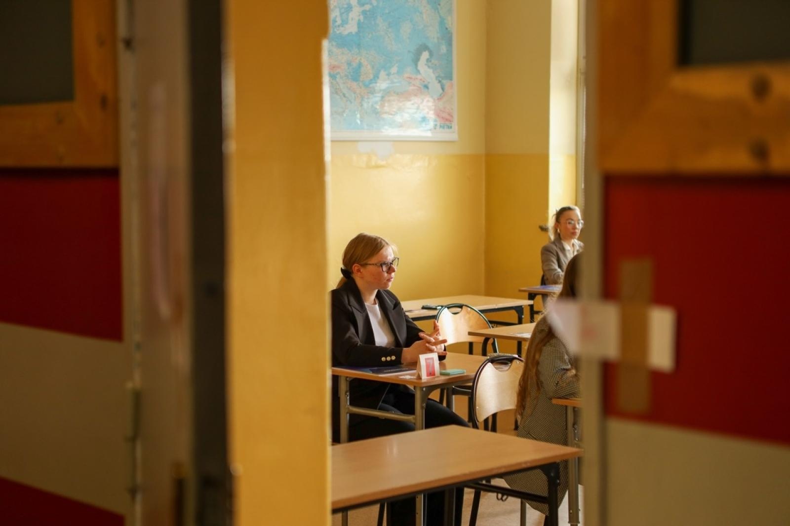 Zdjęcie w galerii na portalu naszraciborz.pl: Matura z matematyki w CKZiU nr 1 – egzamin w Gastronomiku i Budowlance wiadomości z regionu