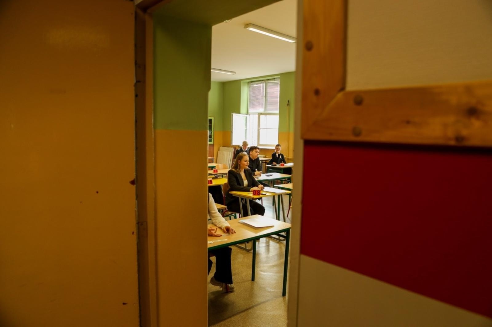 Zdjęcie w galerii na portalu naszraciborz.pl: Matura z matematyki w CKZiU nr 1 – egzamin w Gastronomiku i Budowlance wiadomości z regionu