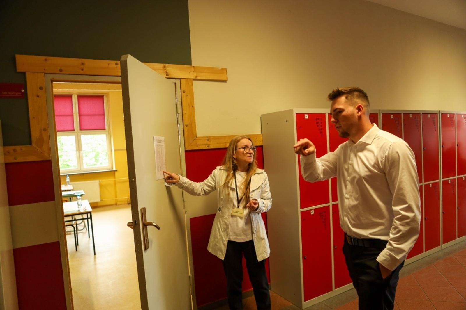 Zdjęcie w galerii na portalu naszraciborz.pl: Matura z matematyki w CKZiU nr 1 – egzamin w Gastronomiku i Budowlance wiadomości z regionu